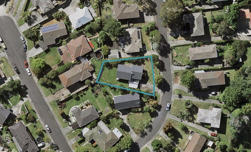 6 Kerria Place, Sunnynook, Auckland - Carousel 1