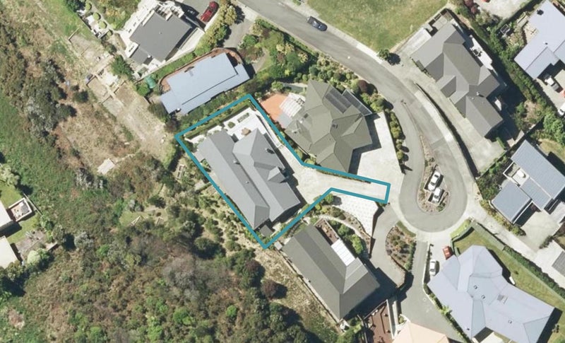 12 Moana Heights, Waikawa, Picton - Carousel 1