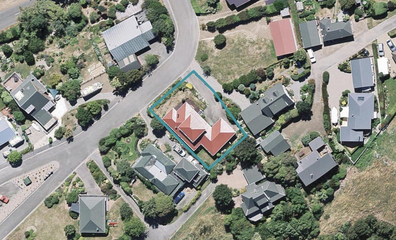 8 Ngaio Grove, Robinsons Bay, Akaroa - Carousel 1