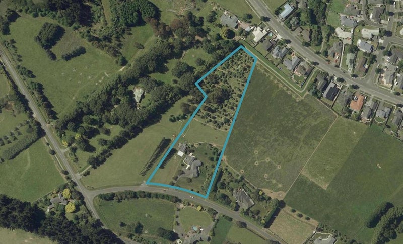 21 Valley Views, Fitzherbert, Palmerston North - Carousel 1
