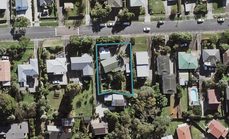 26 Peach Road, Glenfield, Auckland - Carousel 1
