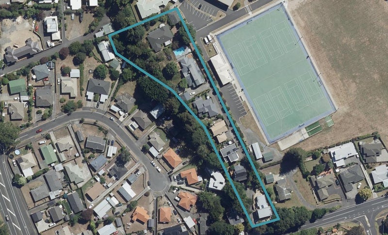 19 Clarkin Road, Fairfield, Hamilton - Carousel 1