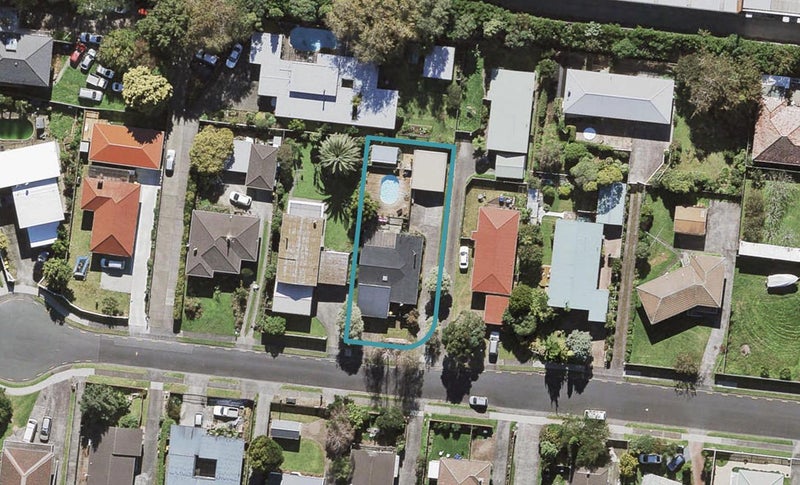 10 Poinsettia Place, Henderson, Auckland - Carousel 1