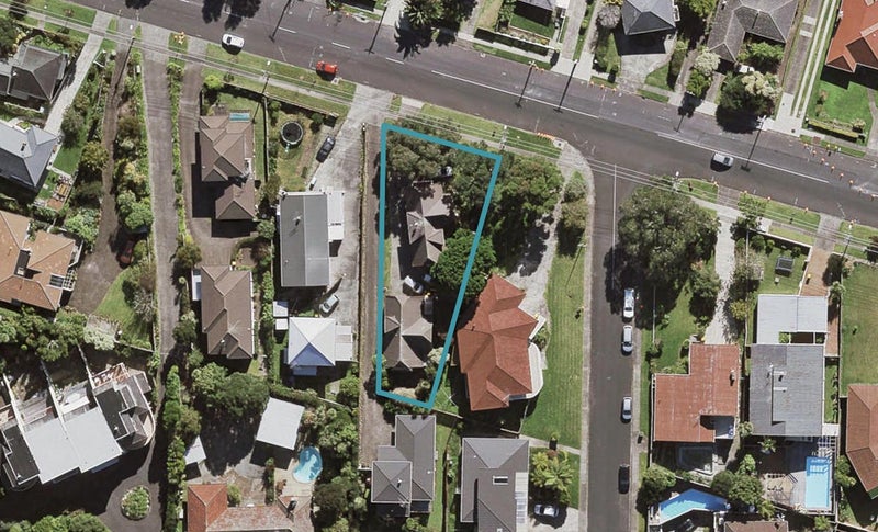 2/60 Raleigh Road, Northcote, Auckland - Carousel 1