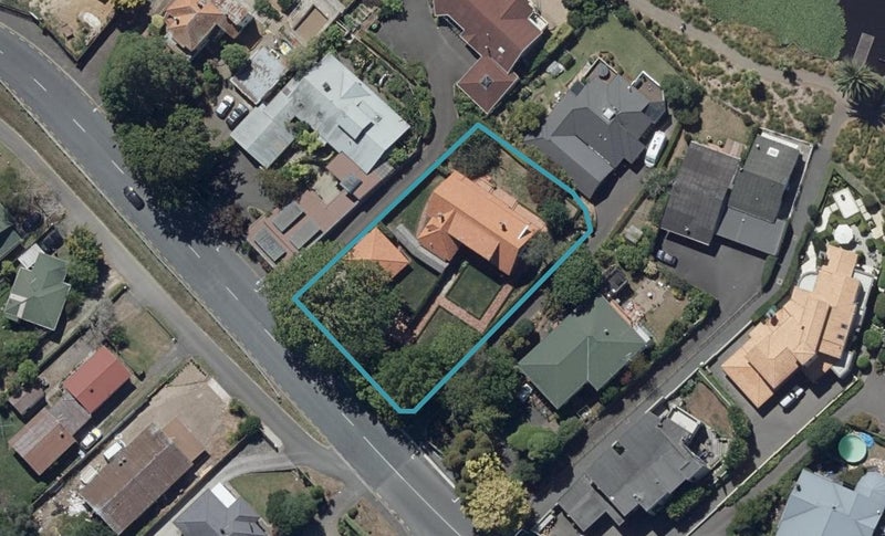 74 Lake Crescent, Hamilton Lake, Hamilton - Carousel 1