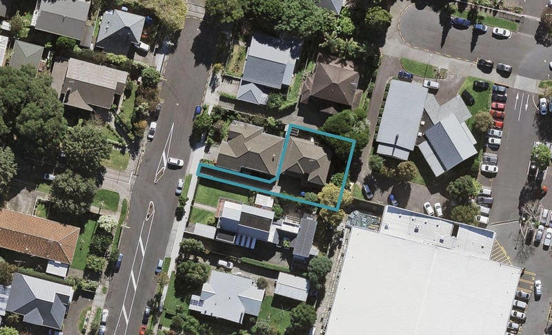 17B Crown Street, Royal Oak, Auckland - Carousel 1