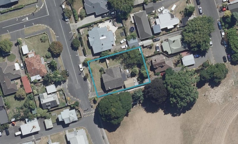 25 Argyle Street, Hamilton East, Hamilton - Carousel 1