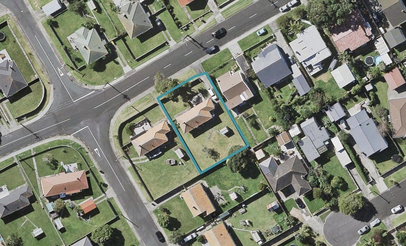 35 Roberts Avenue, Bayswater, Auckland - Carousel 1