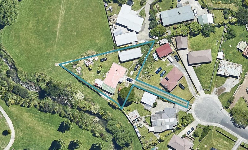 10 Firth Place, Hillcrest, Rotorua - Carousel 1