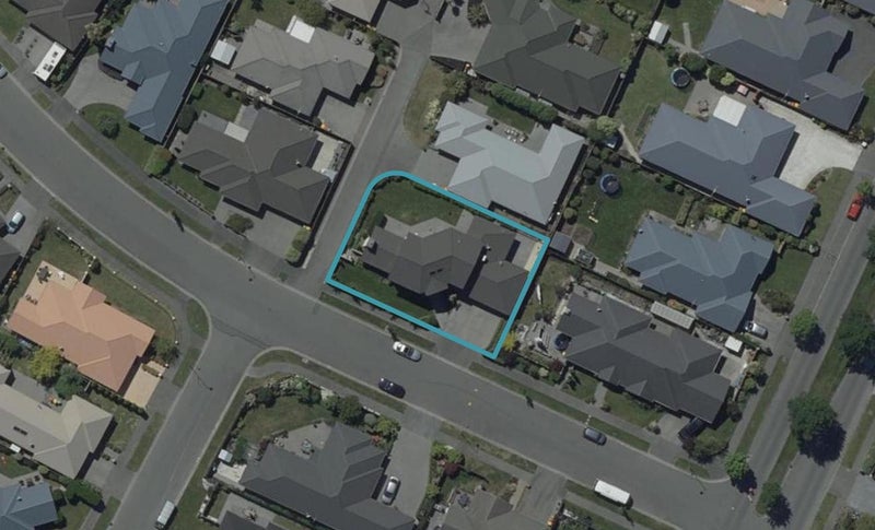 6 Burbank Drive, Aidanfield, Christchurch - Carousel 1
