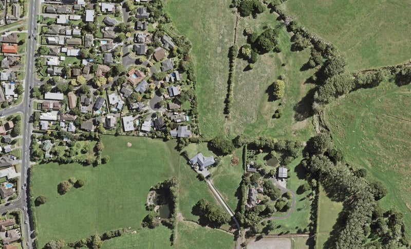 187 Otuwairoa Esplanade, Ōpaheke, Papakura - Carousel 1