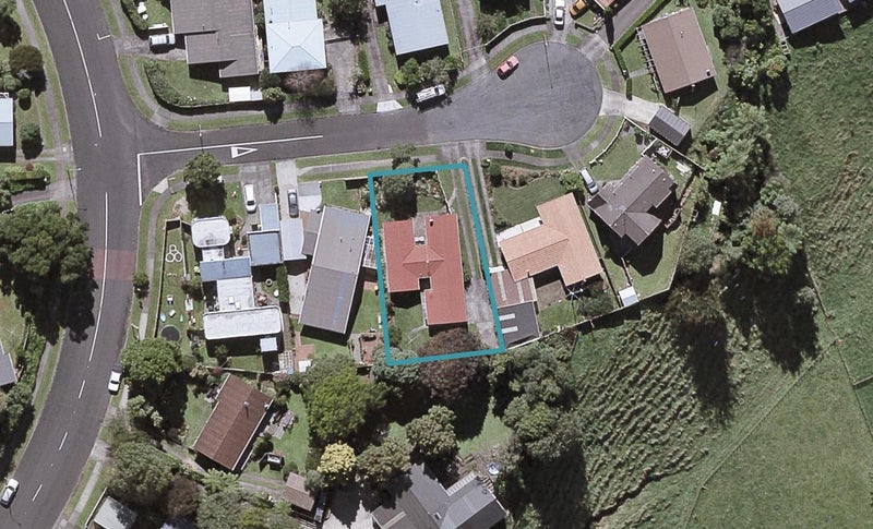 6 Warren Place, Frankleigh Park, New Plymouth - Carousel 1