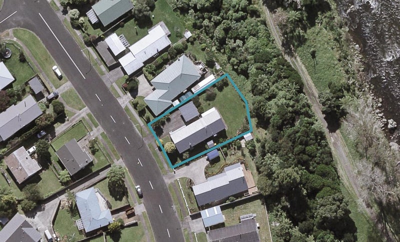 2/70 Riversdale Drive, Merrilands, New Plymouth - Carousel 1