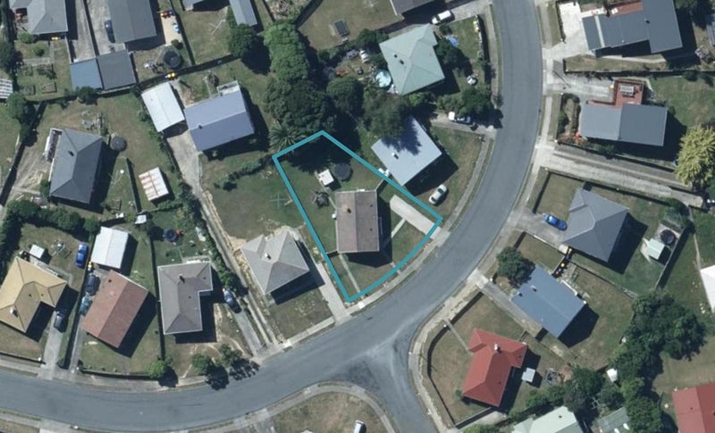 10 Beauzami Crescent, Ascot Park, Porirua - Carousel 1