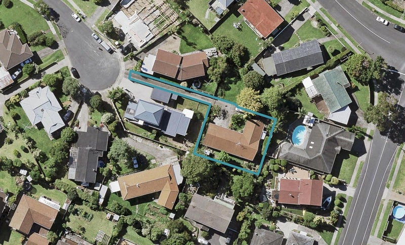 12 Rene Place, Sunnyhills, Auckland - Carousel 1