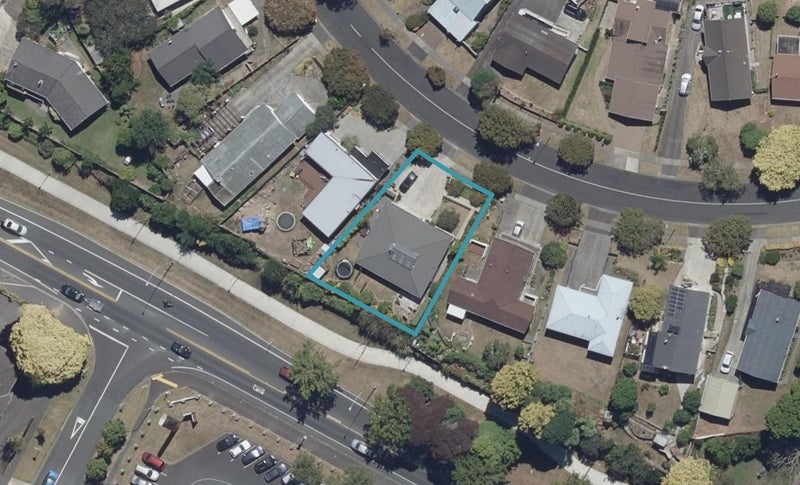 18 Pelorus Street, Glenview, Hamilton - Carousel 1