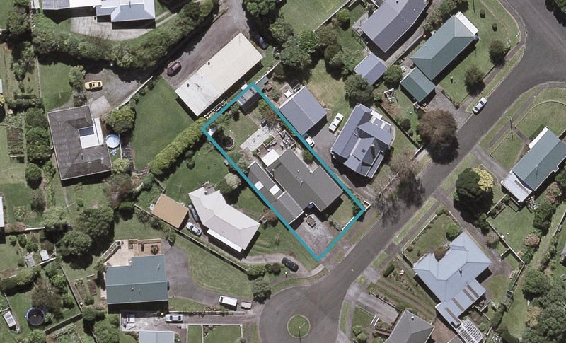 6 Handley Place, Glen Avon, New Plymouth - Carousel 1