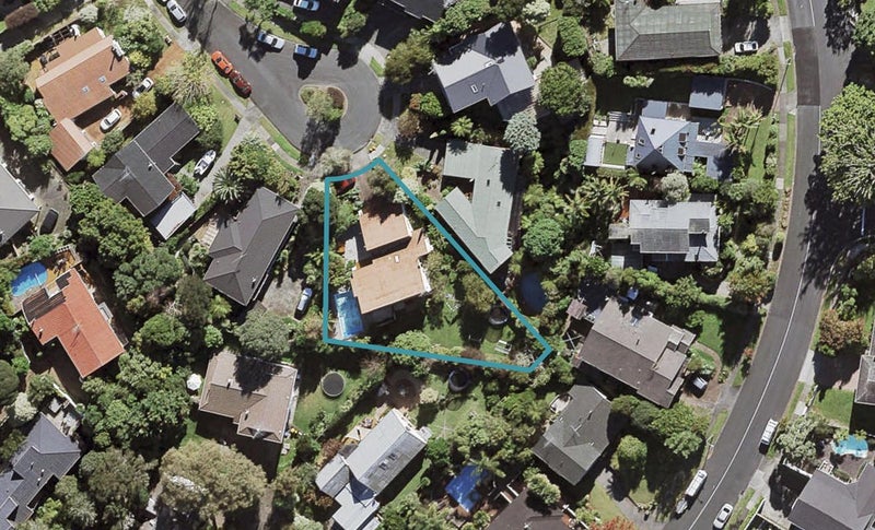33 Calman Place, Chatswood, Auckland - Carousel 1
