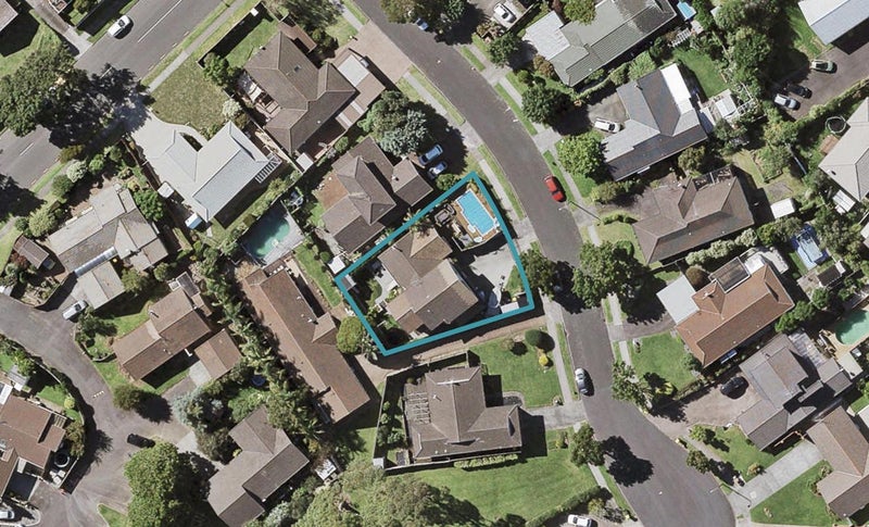 5 Hayes Place, Half Moon Bay, Auckland - Carousel 1