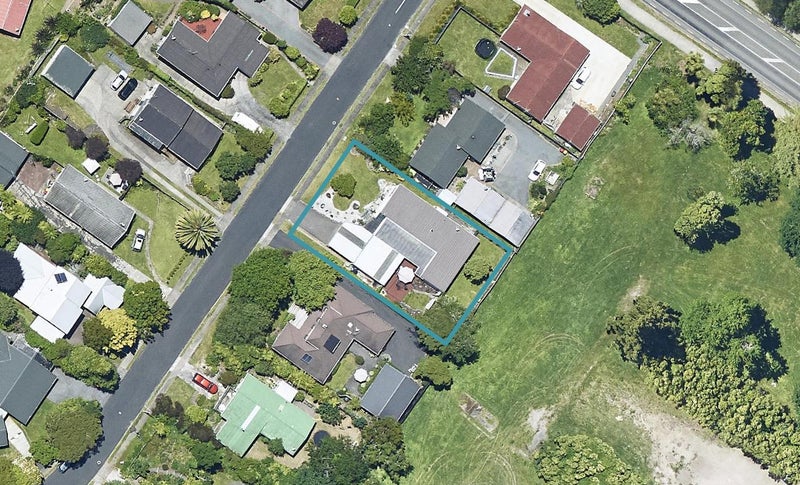 6 Awatea Terrace, Lynmore, Rotorua - Carousel 1