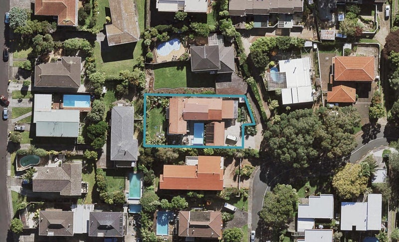 35 James Evans Drive, Northcote, Auckland - Carousel 1