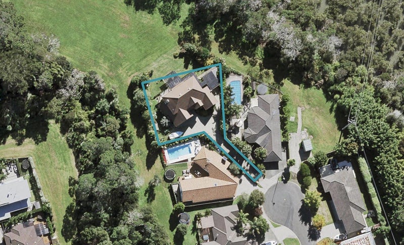 10 Samuel Cross Place, Greenhithe, Auckland - Carousel 1