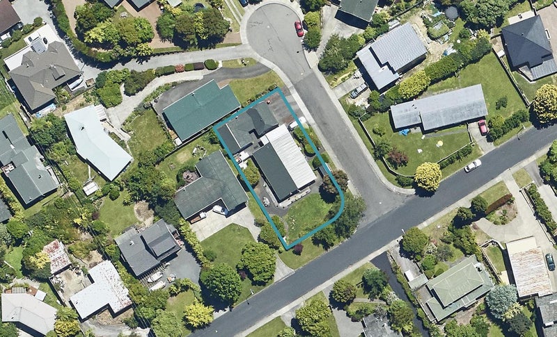 2 Naera Place, Kawaha Point, Rotorua - Carousel 1