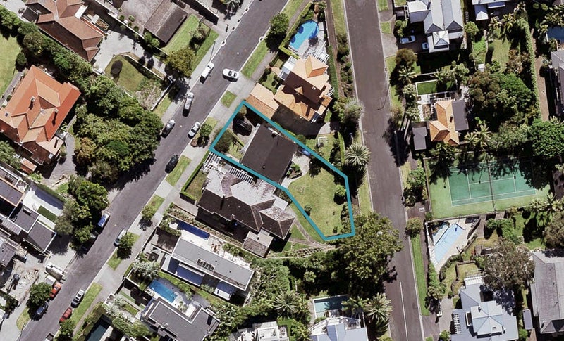 24 Marine Parade, Herne Bay, Auckland - Carousel 1