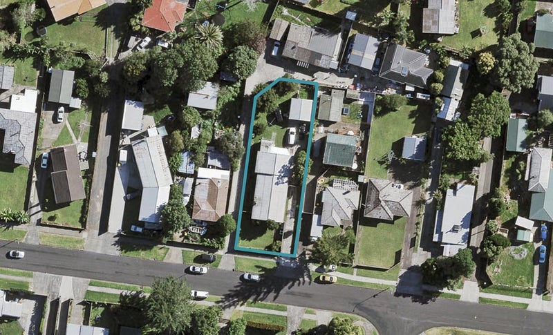 26 Blanes Road, Weymouth, Auckland - Carousel 1