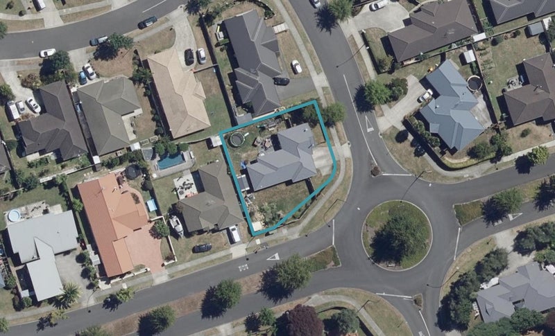 9 Farringdon Avenue, Rototuna North, Hamilton - Carousel 1