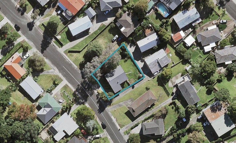 22 Halberg Street, Glenfield, Auckland - Carousel 1