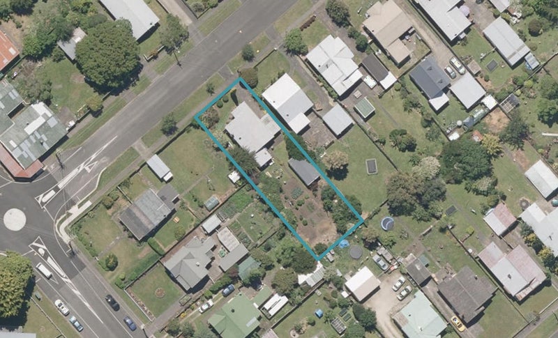 14 Kitchener Street, Whanganui East, Whanganui - Carousel 1