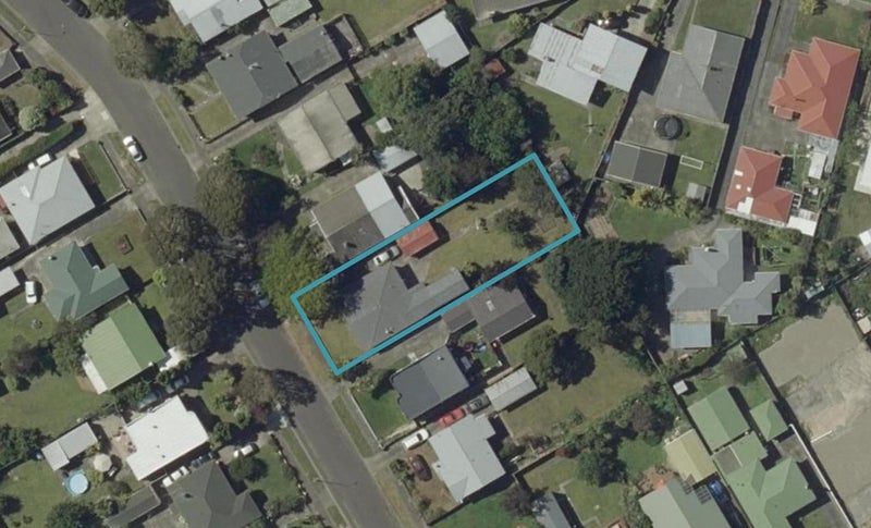 39 Thomson Street, West End, Palmerston North - Carousel 1