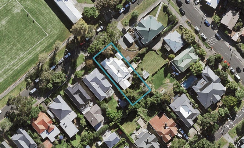 2 Kowhai Street, Mount Eden, Auckland - Carousel 1