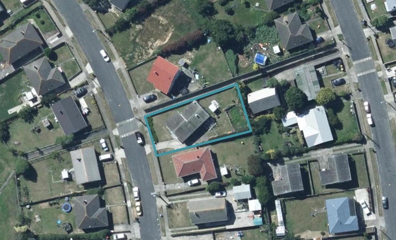 15 Justine Street, Cannons Creek, Porirua - Carousel 1