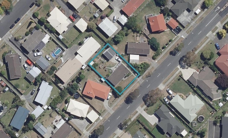 8 Dixon Road, Fitzroy, Hamilton - Carousel 1