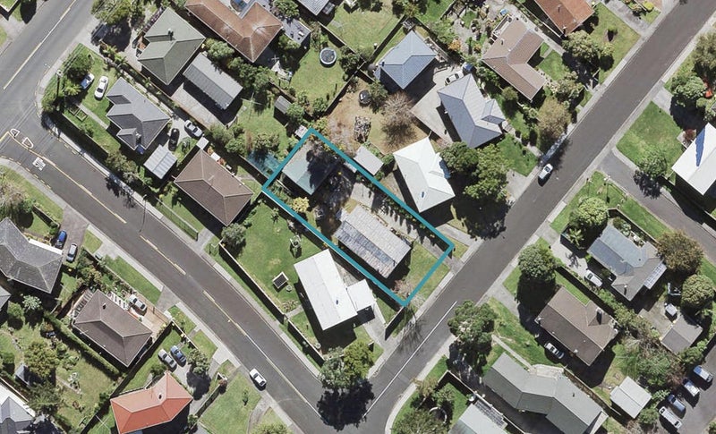 4 Patts Avenue, Glendene, Auckland - Carousel 1