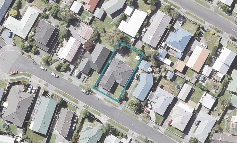12 Karamea Grove, Wainuiomata, Lower Hutt - Carousel 1