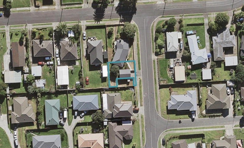 56B Cyclamen Road, Mangere, Auckland - Carousel 1
