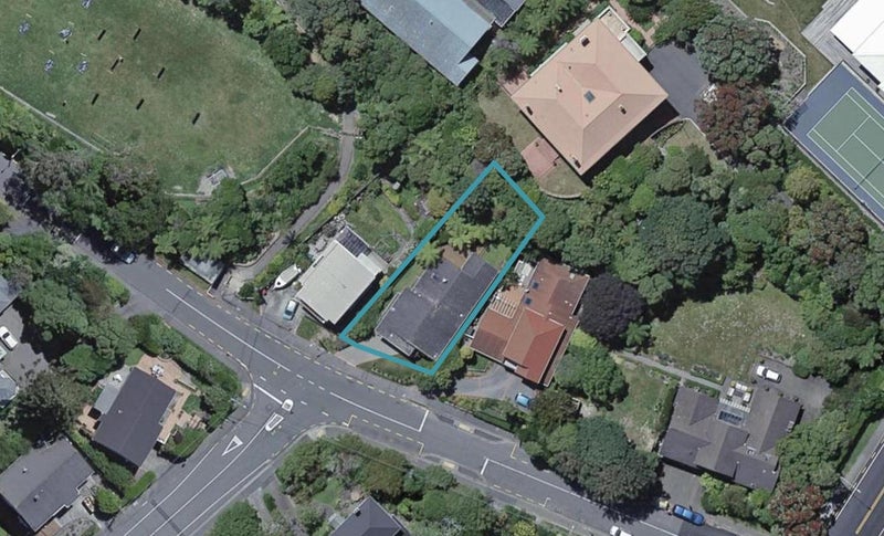 8 Clark Street, Khandallah, Wellington - Carousel 1