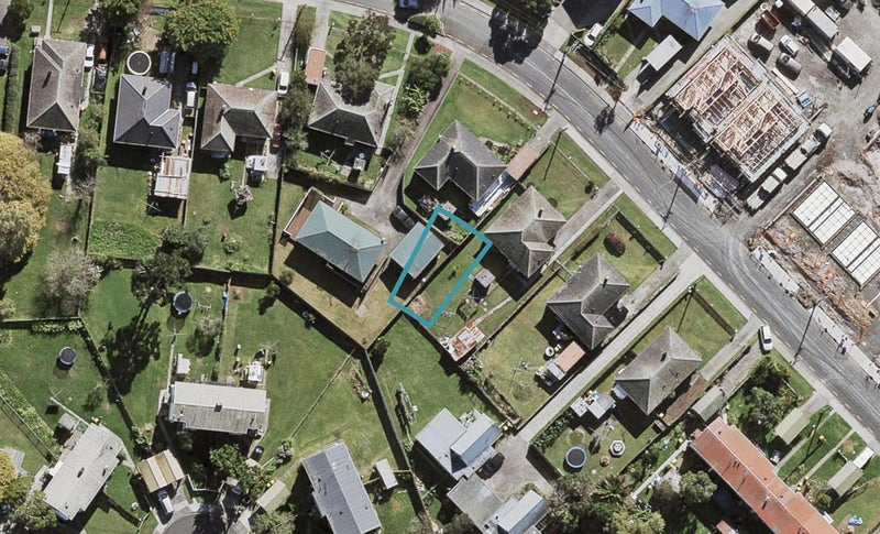 6 Mahana Road, Northcote, Auckland - Carousel 1