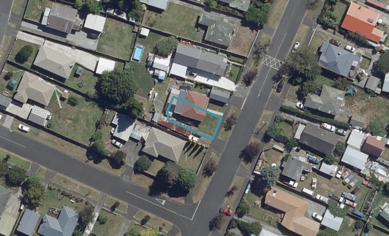 2/34 Irvine Street, Frankton, Hamilton - Carousel 1