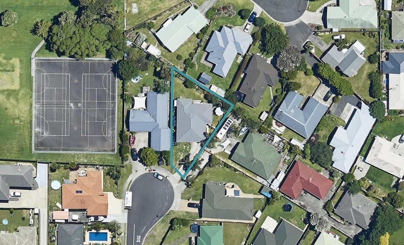 12 Suffolk Close, Papamoa Beach, Papamoa - Carousel 1