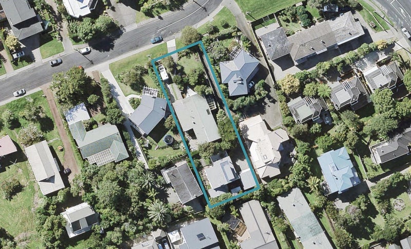 1/4 Jutland Street, Mairangi Bay, Auckland - Carousel 1