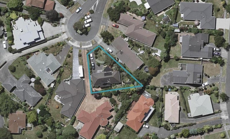 10 Hurunui Street, Waikanae - Carousel 1