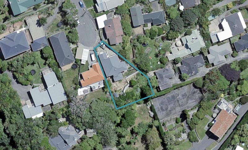 15 Donald Crescent, Karori, Wellington - Carousel 1