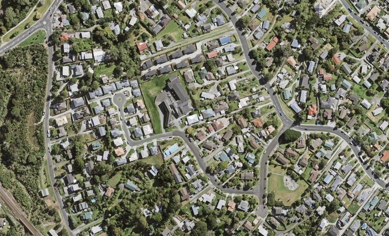 2/17 Denver Avenue, Sunnyvale, Auckland - Carousel 1