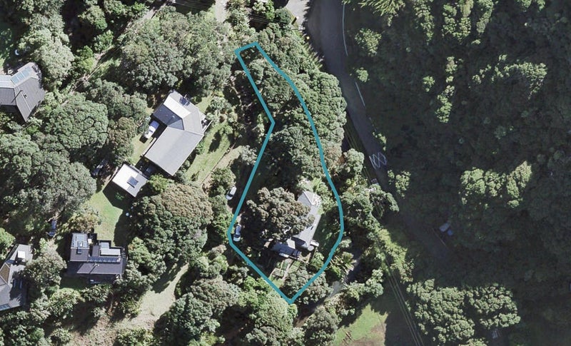 2 Watchmans Road, Karekare, Auckland - Carousel 1