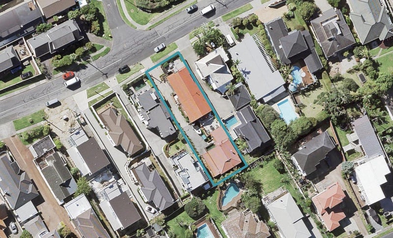 2/12 Takutai Avenue, Bucklands Beach, Auckland - Carousel 1