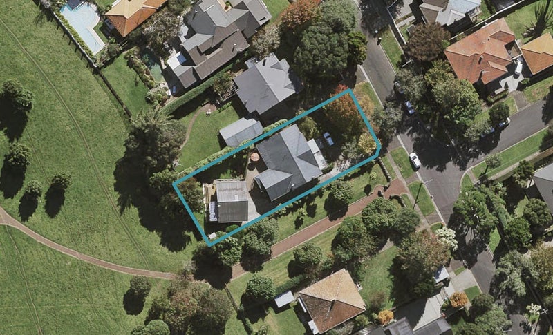 23 Maungakiekie Avenue, Greenlane, Auckland - Carousel 1
